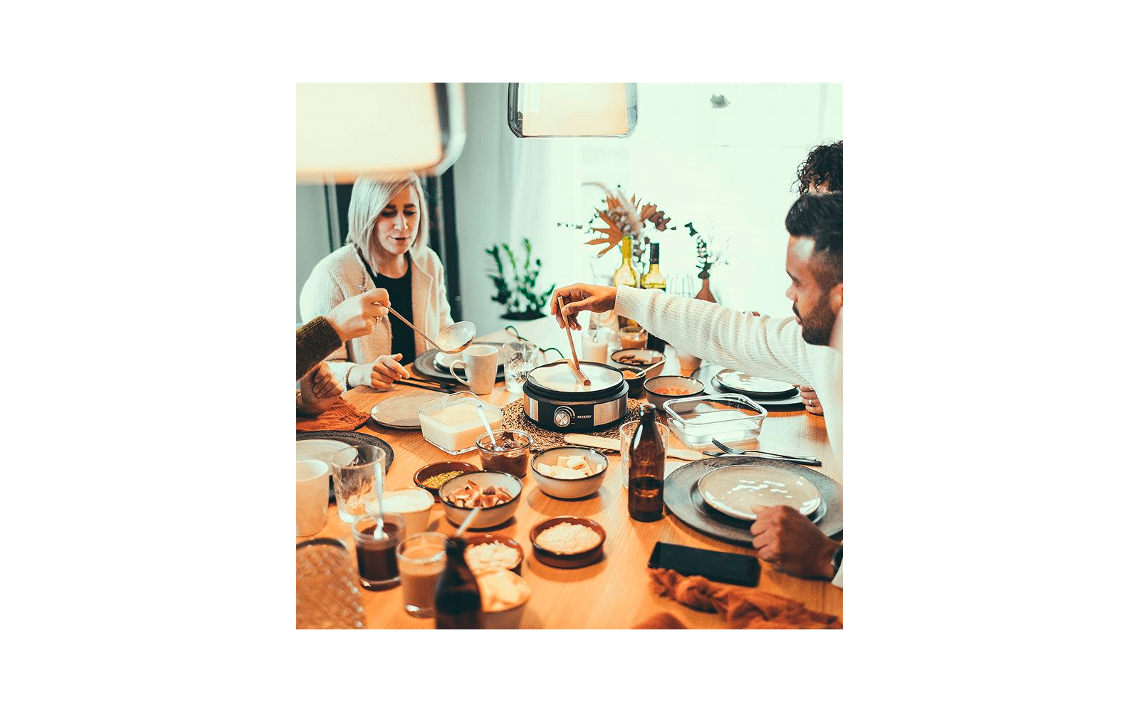 Nærbilde av fondue og crêpes kombiapparat FO 2471 1500 W svart