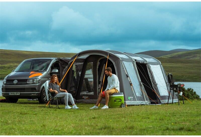 Fortelt Galli Pro Air Low oppblåsbart 320x555 cm - Vango montert på bobil