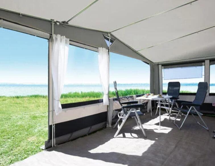 Oversikt over Fortelt Paradies III 240 dybde 240 cm stålstang i lys grå farge