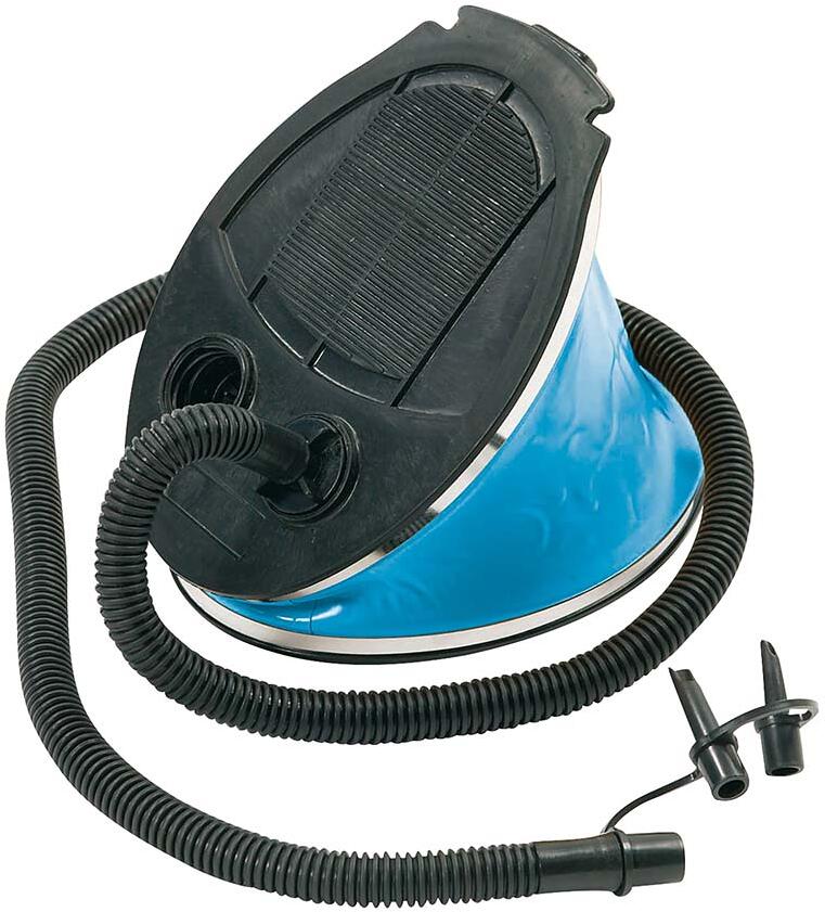 Fotpumpe 5 liter med 3 adaptere, svart/blå - Bo-Camp forfra