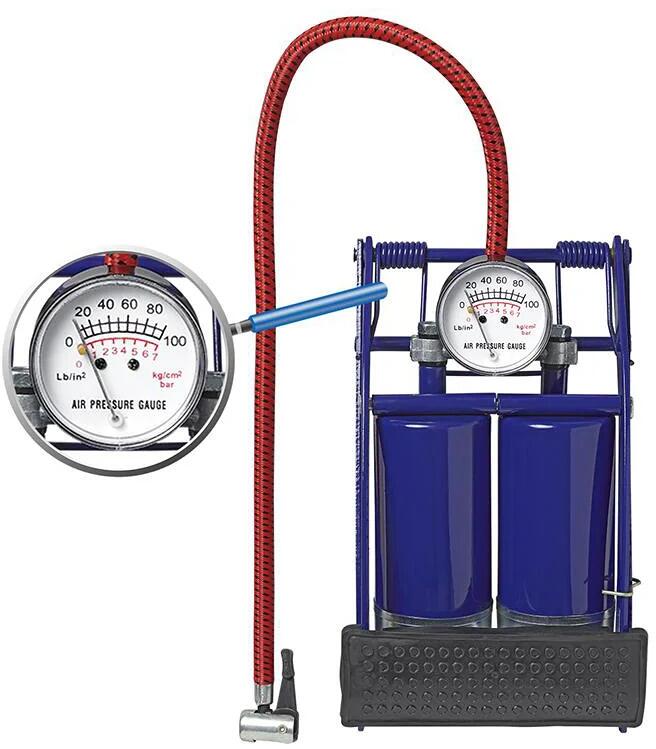 Montert fotpumpe med manometer maks 7 bar Pro Plus i bruk