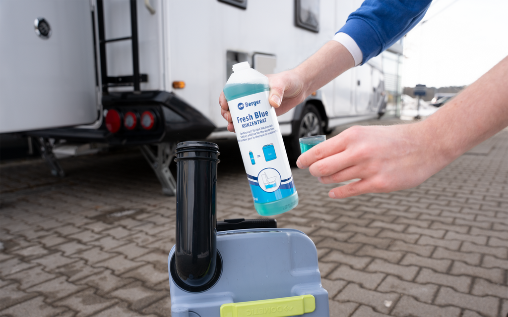 Fresh Blue sanitærtilsetning konsentrat detalj av etikett