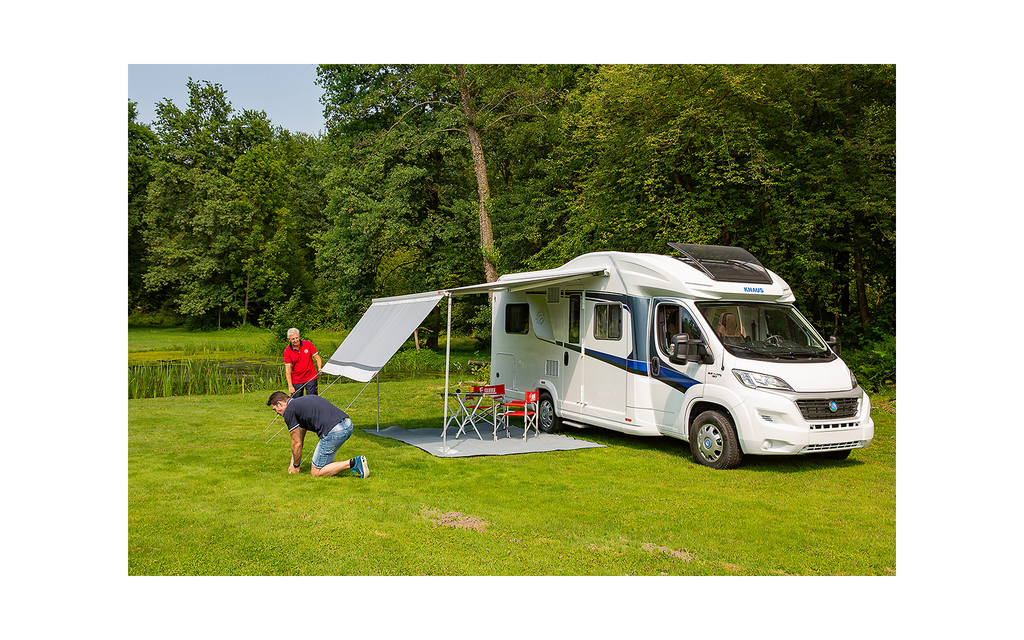 Frontvegg Blocker for markise 250x140 cm montert på campingvogn