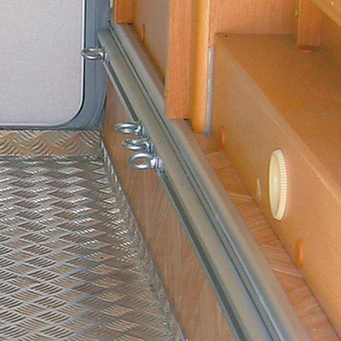 Garasjeskinner multifunksjon aluminium 200 cm 2-pk - Fiamma montert i garasje