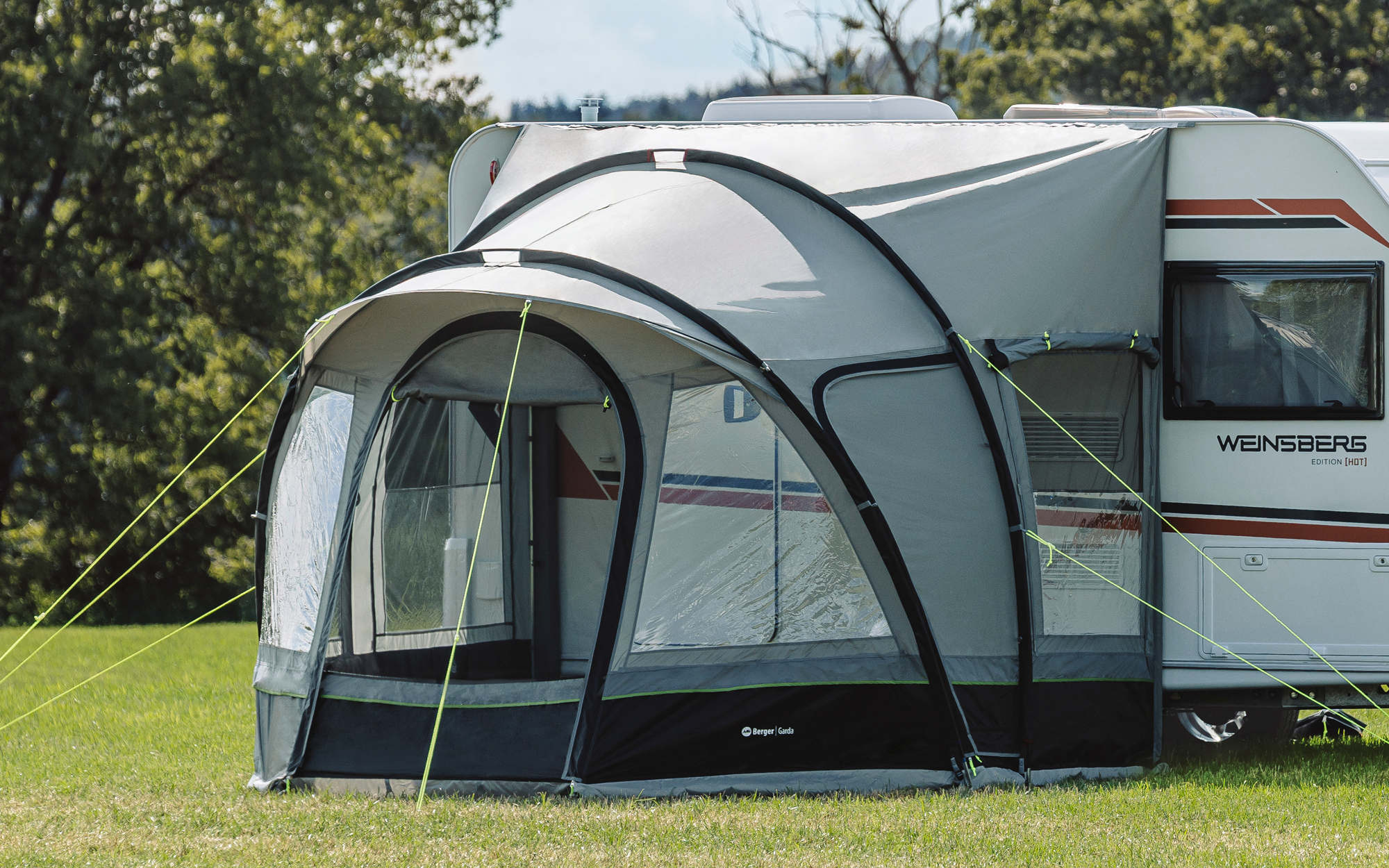 Garda reisefortelt for campingvogn 300x300 cm, 16 kg forfra