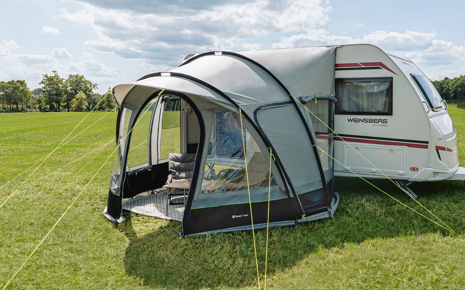 Sideinngang på Garda reisefortelt for campingvogn
