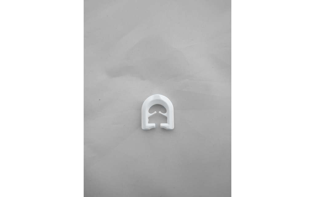 Gardinkroker for T-skinne 10-pakning plast hvit - SCHEIDdesign montert