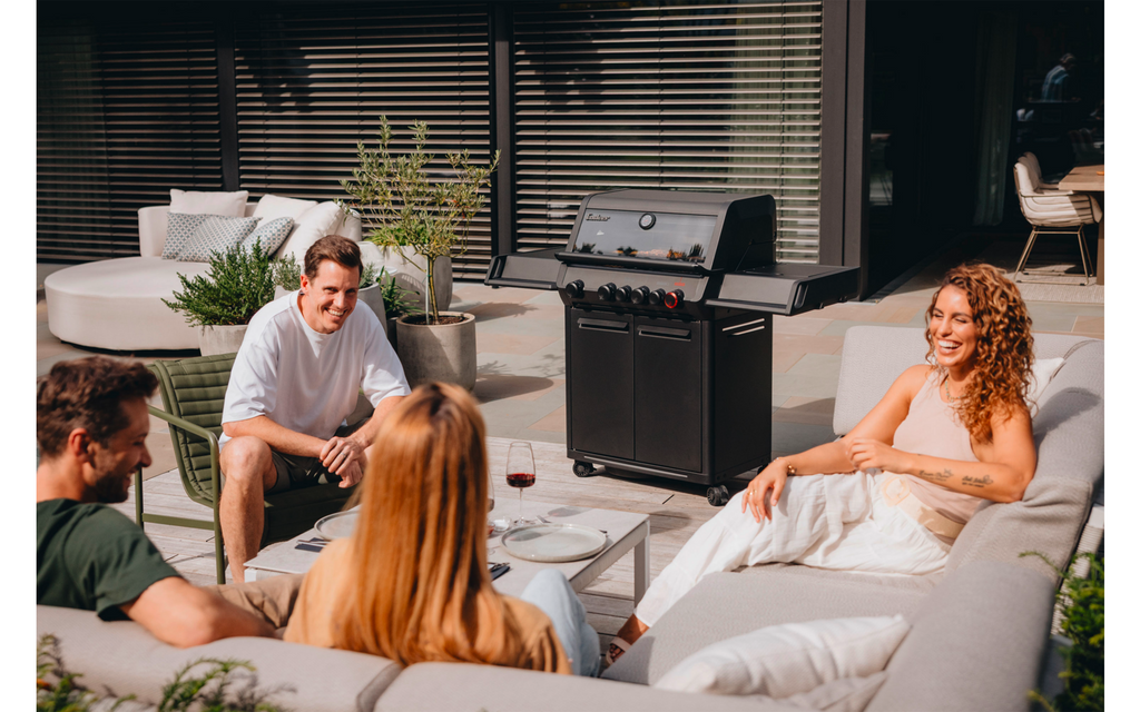 Gassgrill Monroe Pro 4 SIKR Turbo Shadow svart med tilbehør