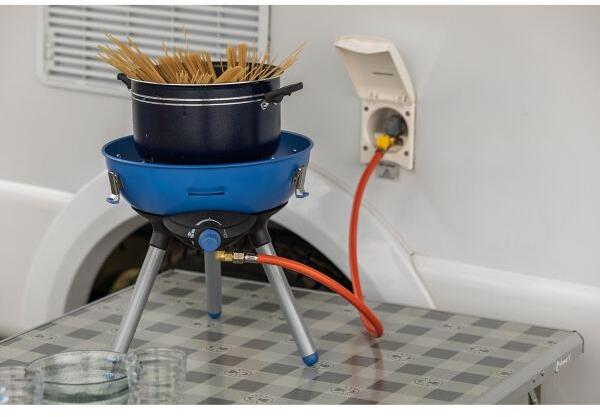 Bakside av Gassgrill Party Grill 400 med blå finish