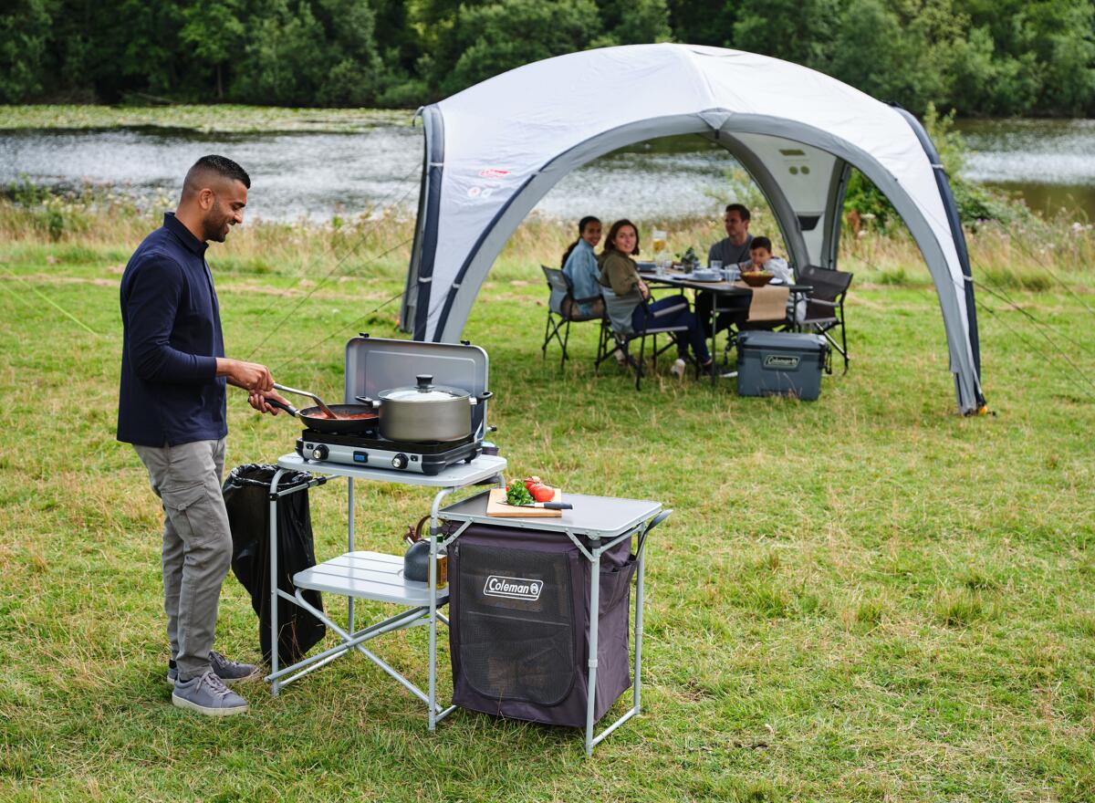 Oversikt av Gasskoker Camping Kitchen 2 Maxi 2-brenner med kasseroller