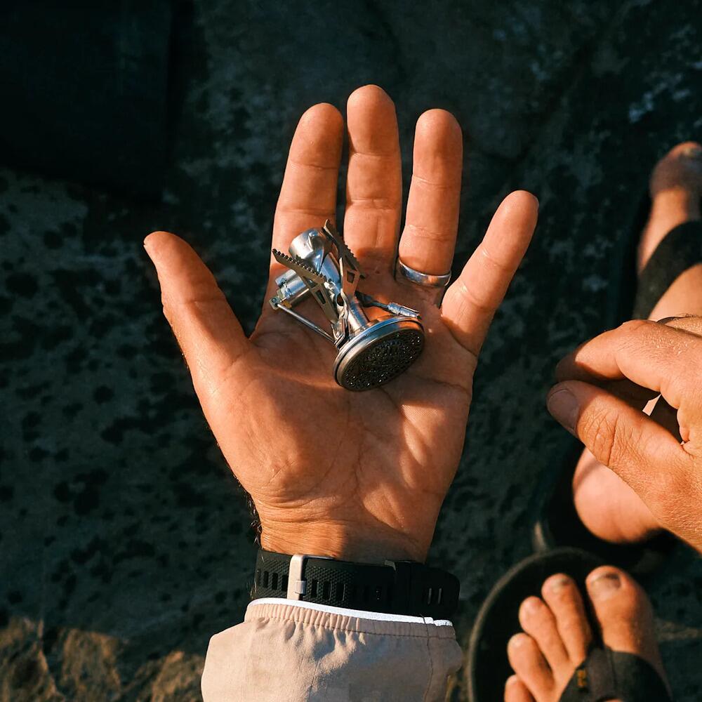 Bakside av Gasskoker Micron III med piezotenner