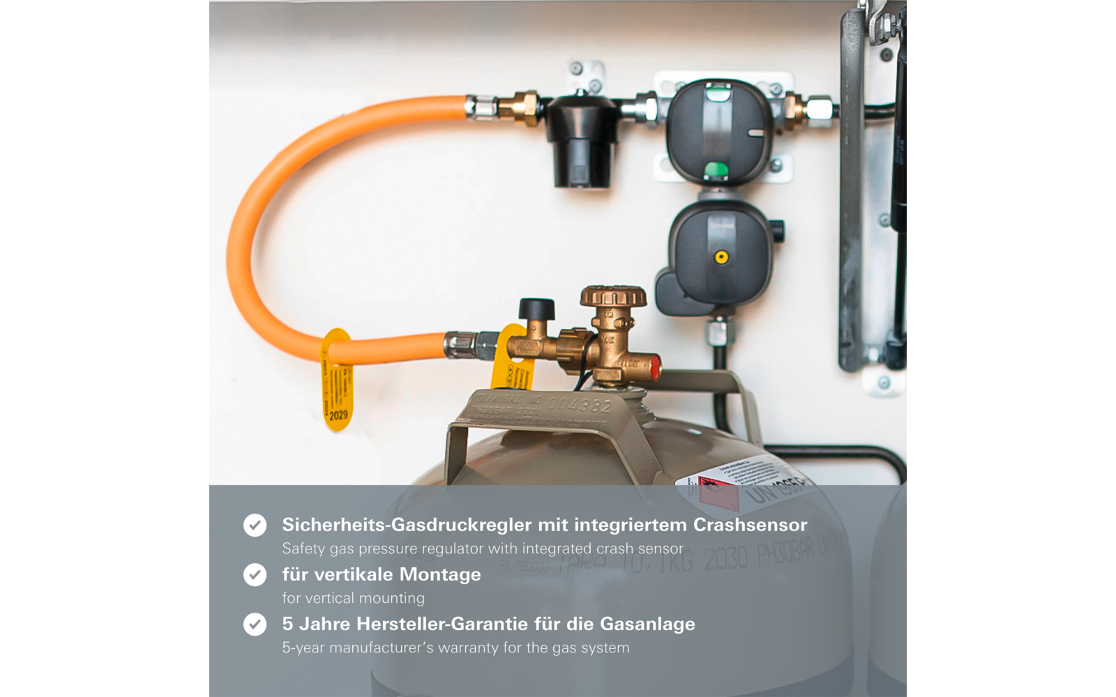 Montert Gassregulator DuoControl CS for toflaskeanlegg i campingvogn