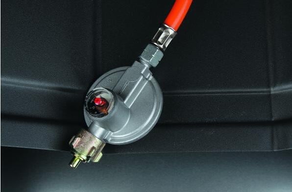 Montert Gassvarmeovn Blue Flame 4200 TH med gasslange