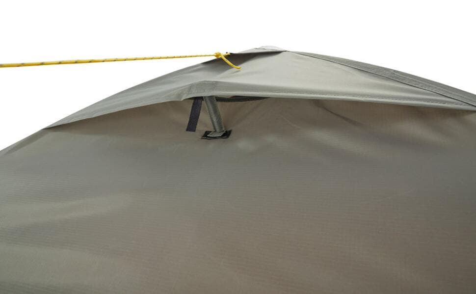 Geodettelt Venture 2 2-persons 125x225 cm Oak montert på campingplass