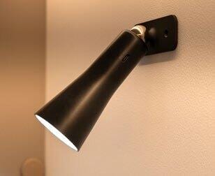 Nærbilde av Globe Torch Pivot sett magnetisk campinglampe lys