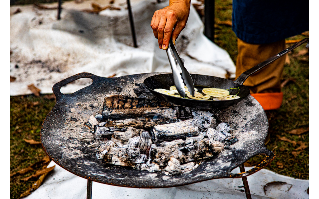 Detalj av overflate på Grill- og bålpanne gfs56 i stål 7,1 kg - Petromax