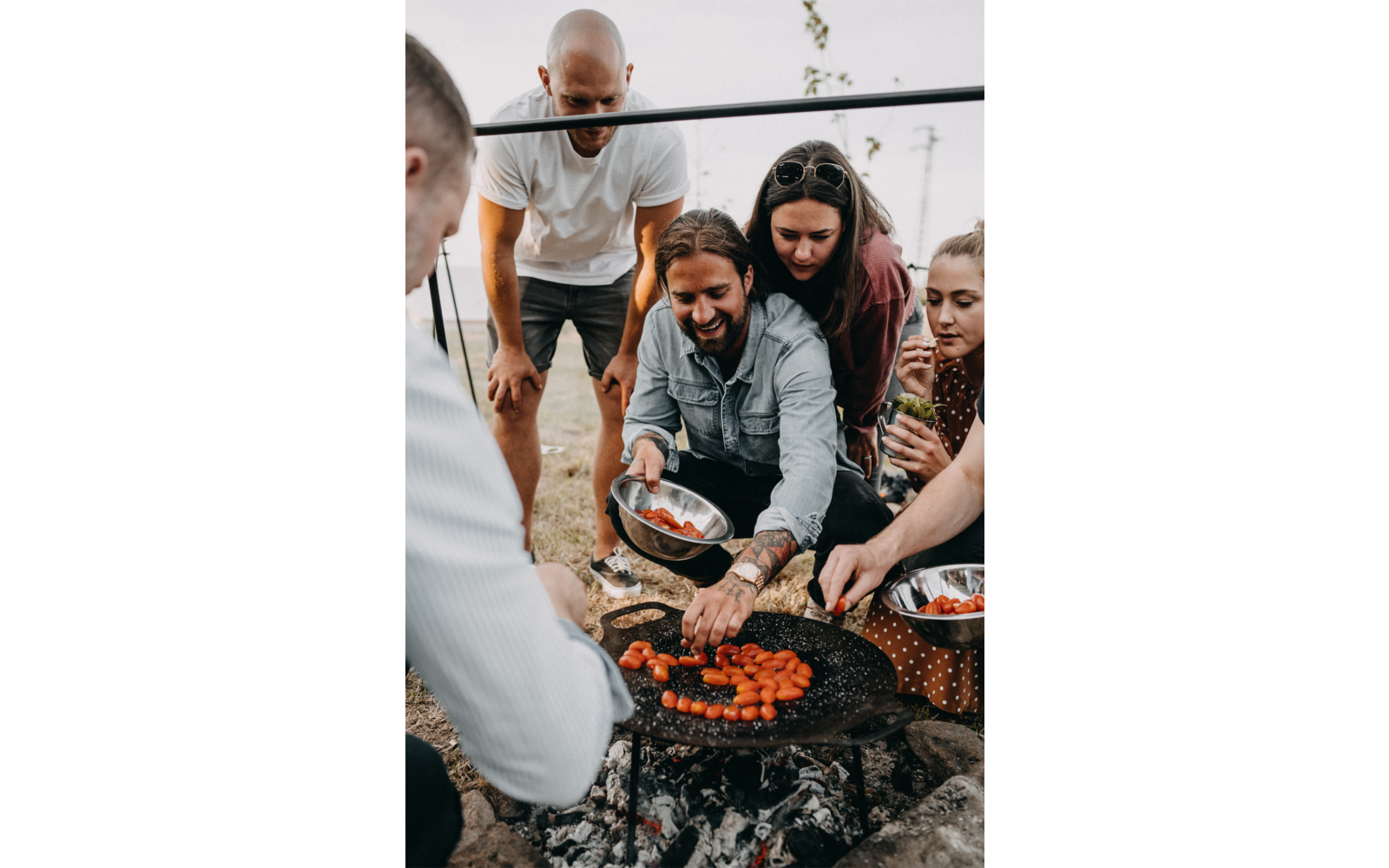 Montert Grill- og bålpanne gfs56 i stål 7,1 kg - Petromax over bål