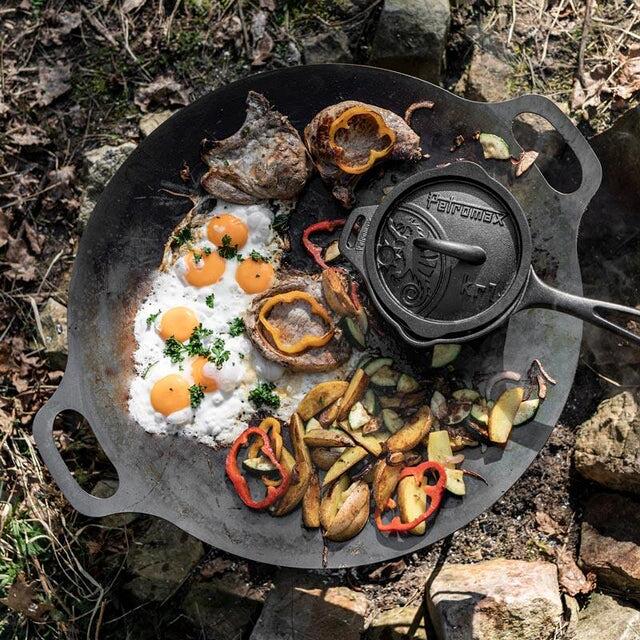 Detalj av Grill- og bålpanne GFS56 stål 56 cm 7,1 kg