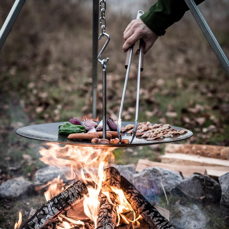 Grill- og kulltang 56 cm rustfritt stål med trehåndtak hengende på krok