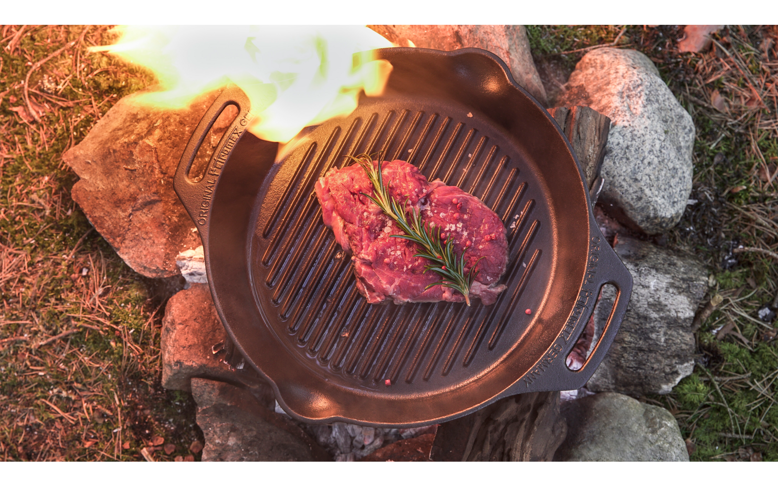 Detaljbilde av rillemønster på Grillstekepanne i støpejern GP3 30 cm