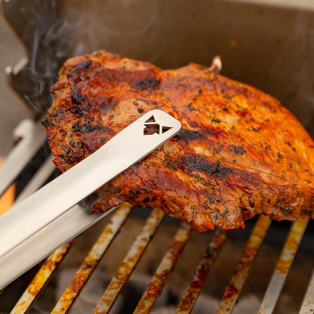 Detalj av gripeområdet på Grilltang i rustfritt stål 32 cm - FENNEK