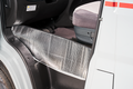 Gulvisolering for Ford Transit fra 2014 lysegrå montert i førerhuset