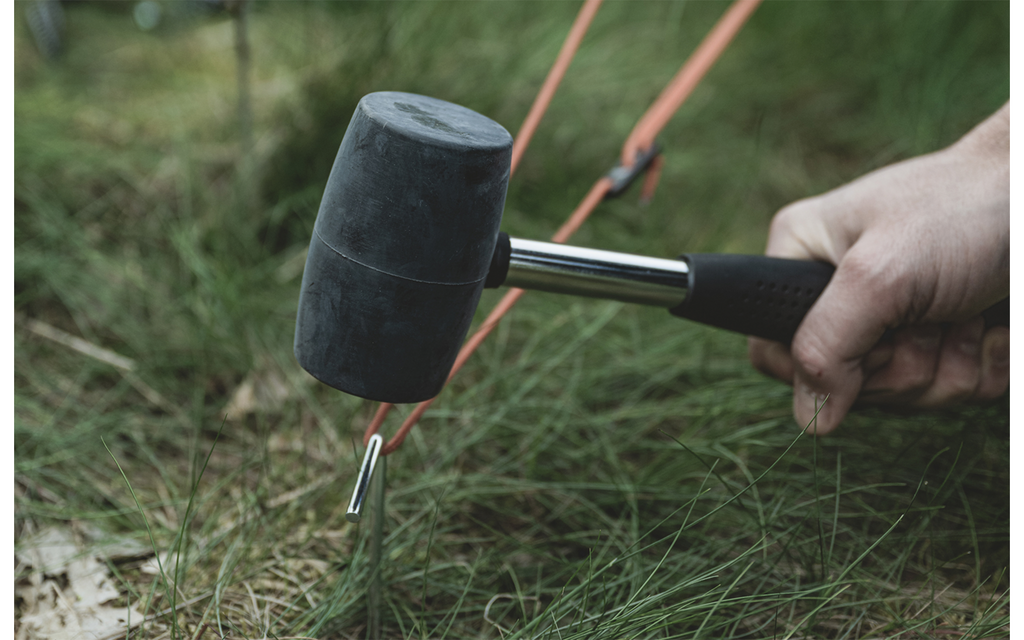 Gummi- og stålhammer for camping 430 g - Easy Camp nærbilde av håndtak