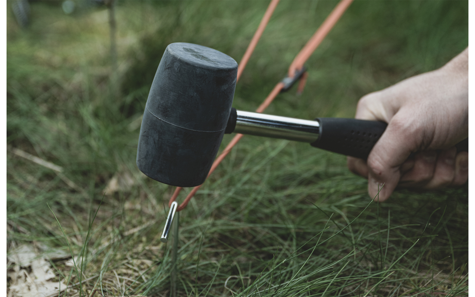 Gummi- og stålhammer for camping 430 g - Easy Camp nærbilde av håndtak