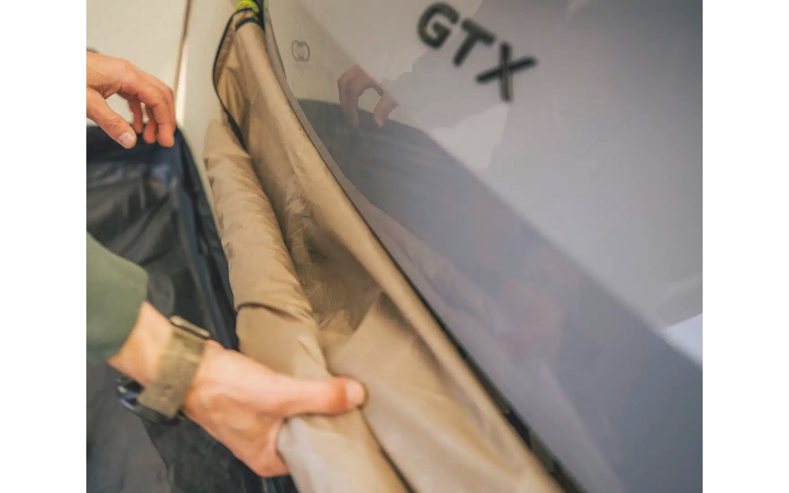 Detalj av aluminiumstenger i Hekktelt Dune SUV frittstående