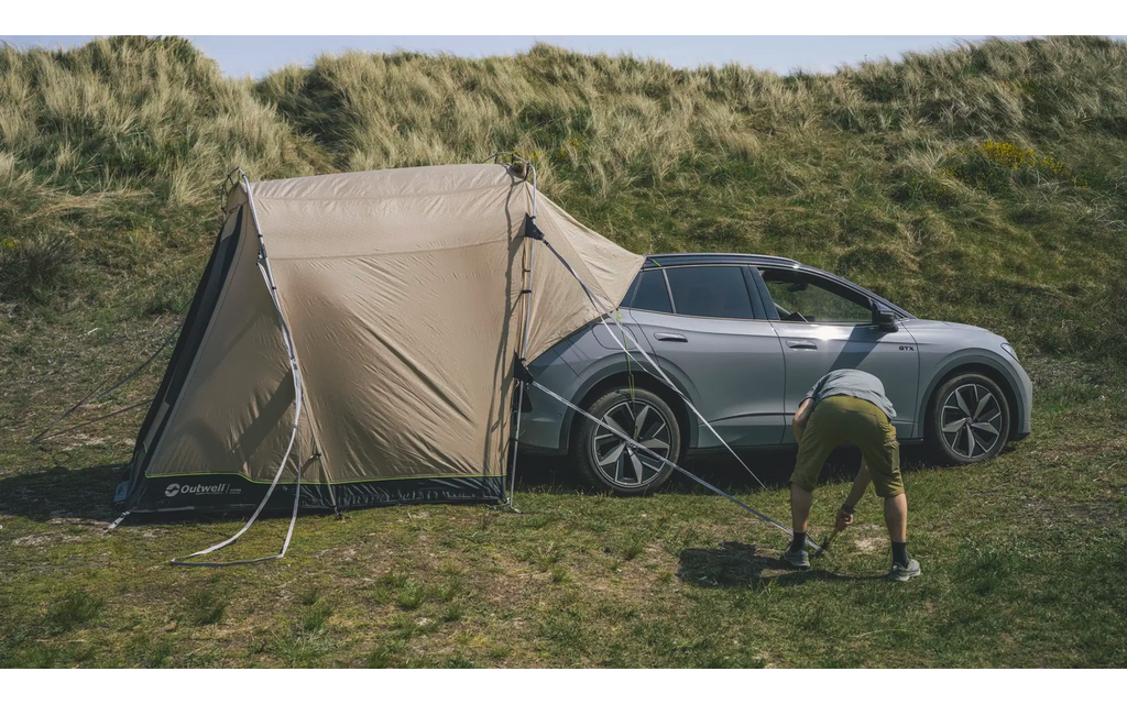 Hekktelt Dune SUV frittstående med bakvegg og sluse bakside