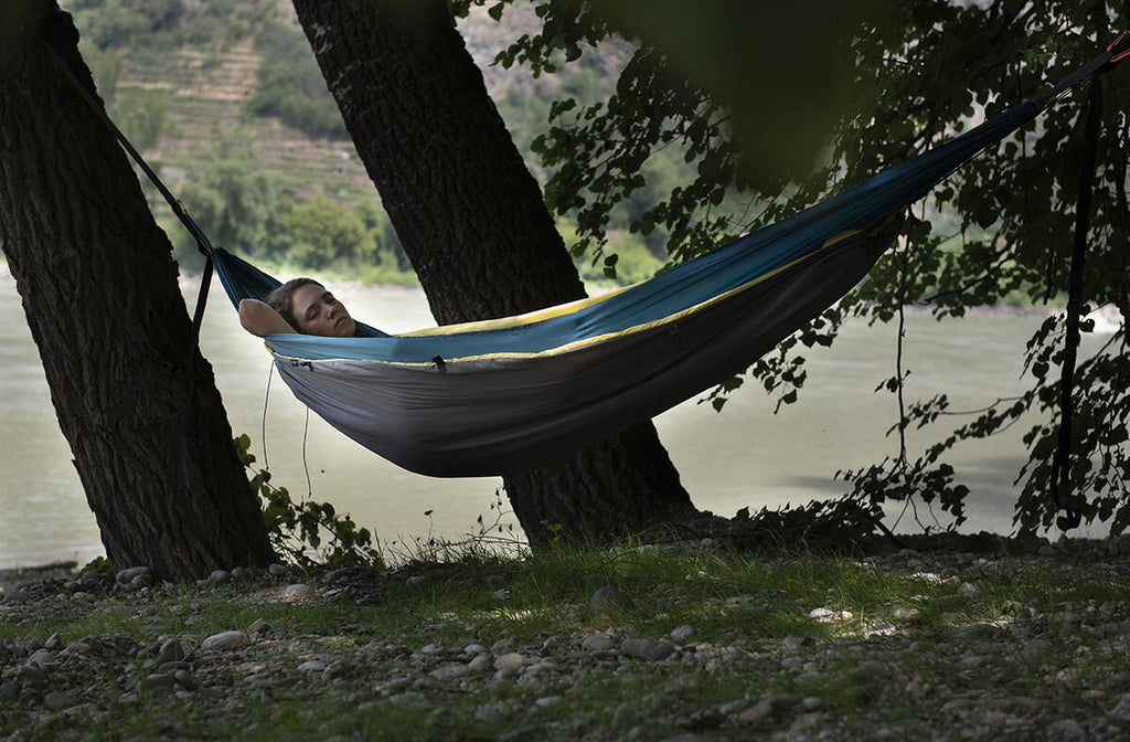 Pakking av Hengekøye underquilt Pinneco Mantle 205x122 cm 510 g i kompresjonspose