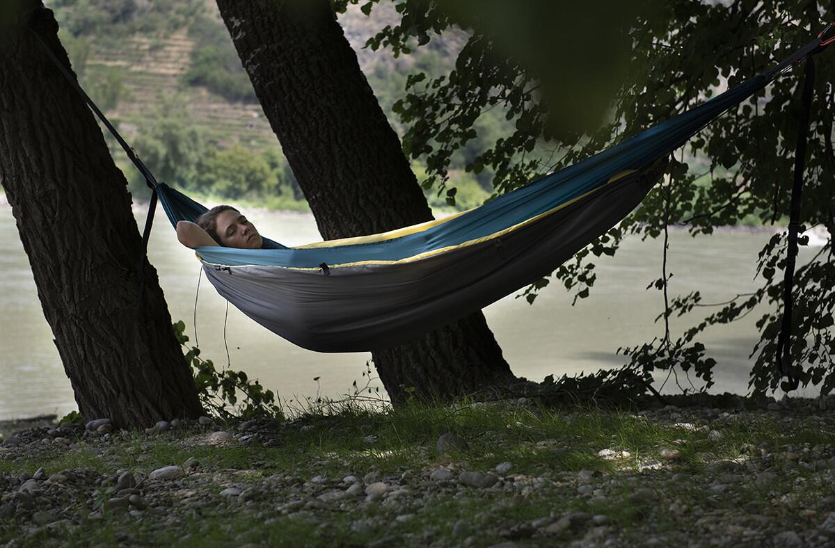 Pakking av Hengekøye underquilt Pinneco Mantle 205x122 cm 510 g i kompresjonspose