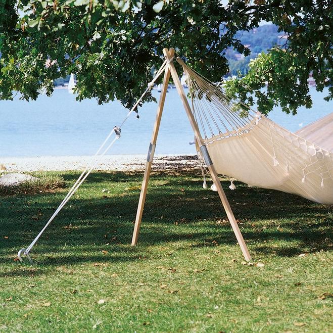 Hengekøyestolpe Madera i asketre i bruk på camping