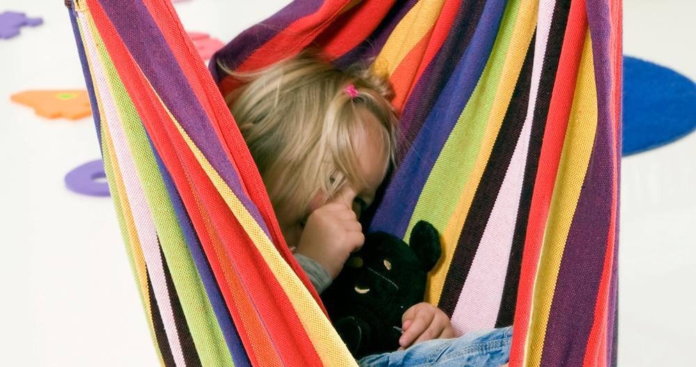 Nærbilde av opphengsring på Hengestol Kids Relax rainbow for barn 3-10 år