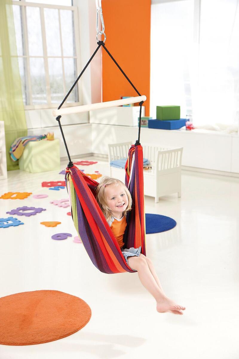 Hengestol Kids Relax rainbow for barn 3-10 år i bruk