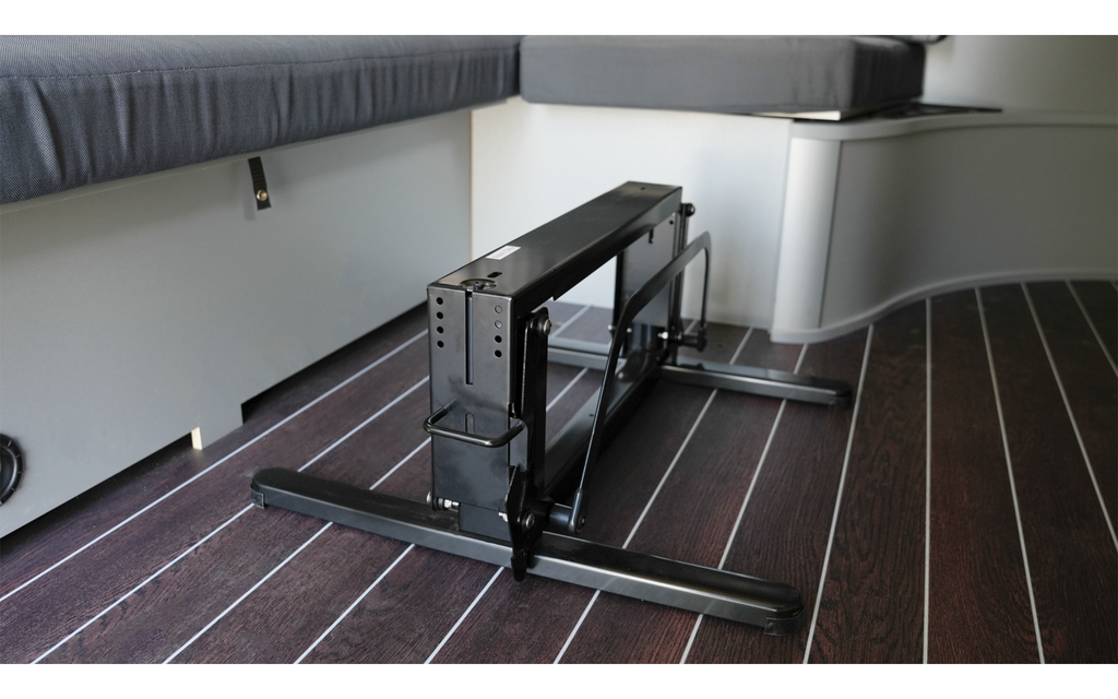 Hevbart bordunderstell LevelBase-60 montert i camper