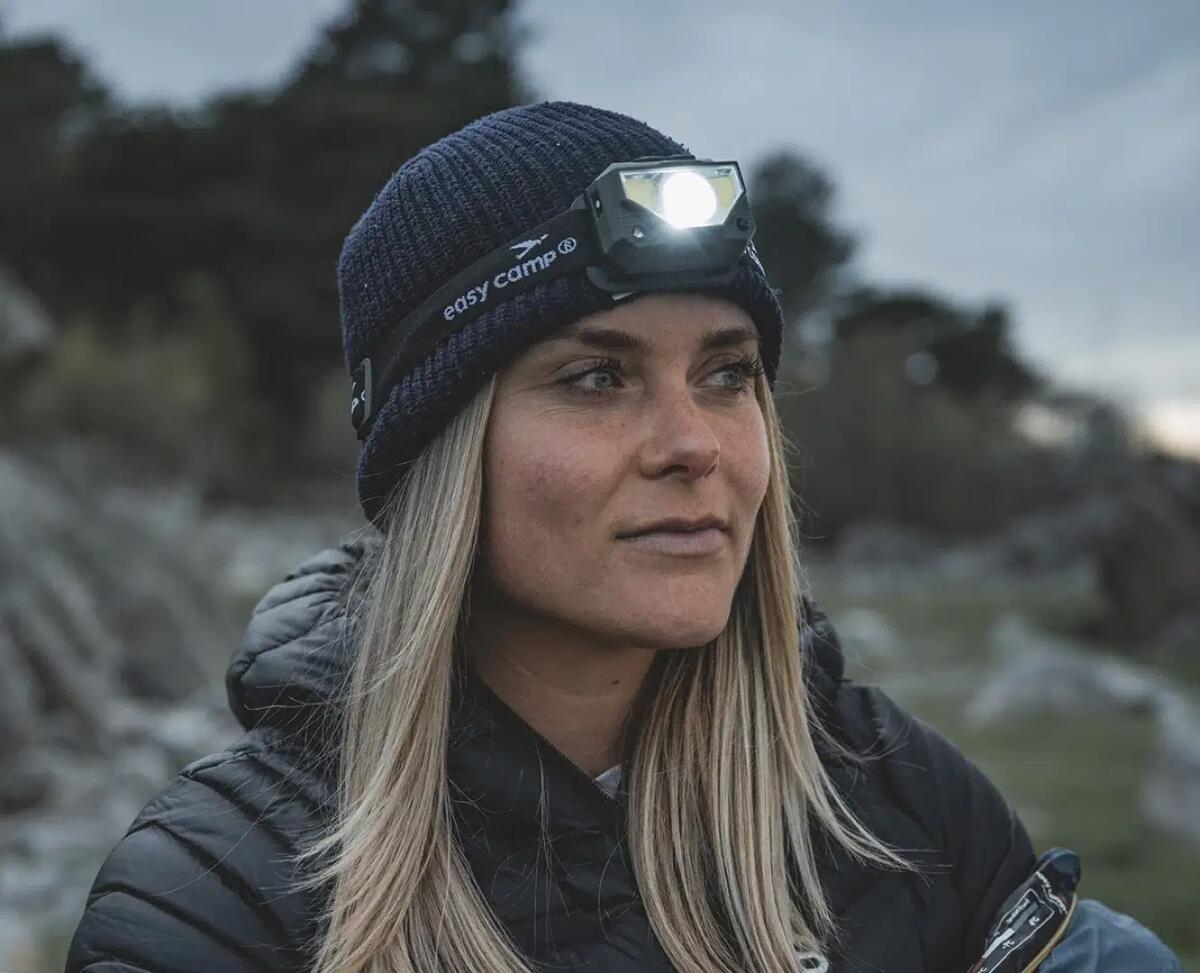 Hodelykt Crowberry 200 lumen i bruk utendørs