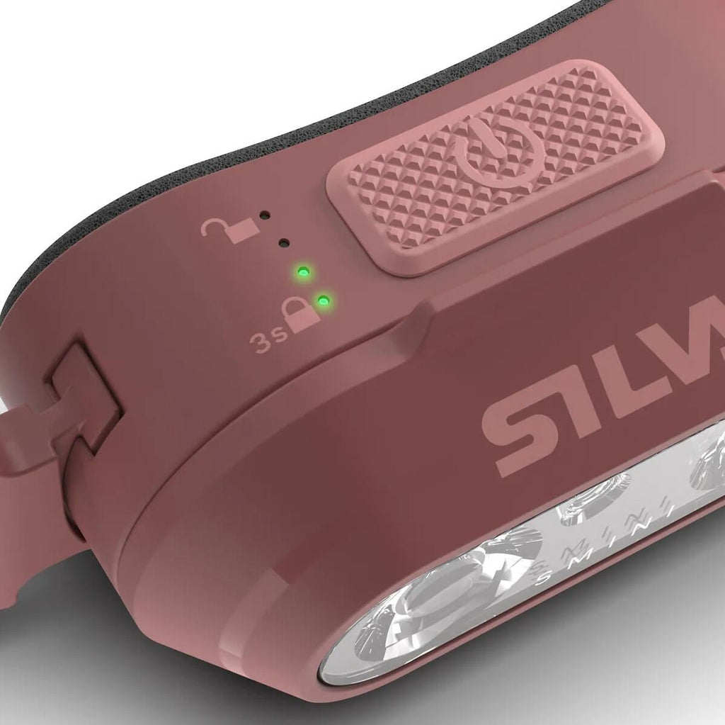 Detaljbilde av USB-C port på Hodelykt Smini Fly Rose 250lm