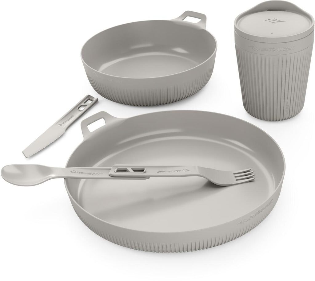 Horizon servicesett 6-delers med isolert kopp 331 g montert på campingbord