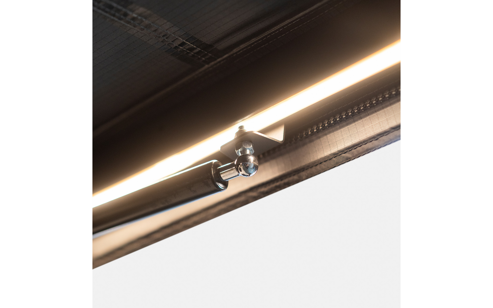 Horizon Straight frittstående markise 2 m med LED sammenpakket