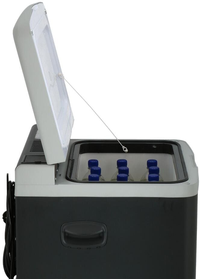 Nærbilde av håndtak på Hybrid kompressor-kjøleboks MHC-40 42L 12/230V - Mestic