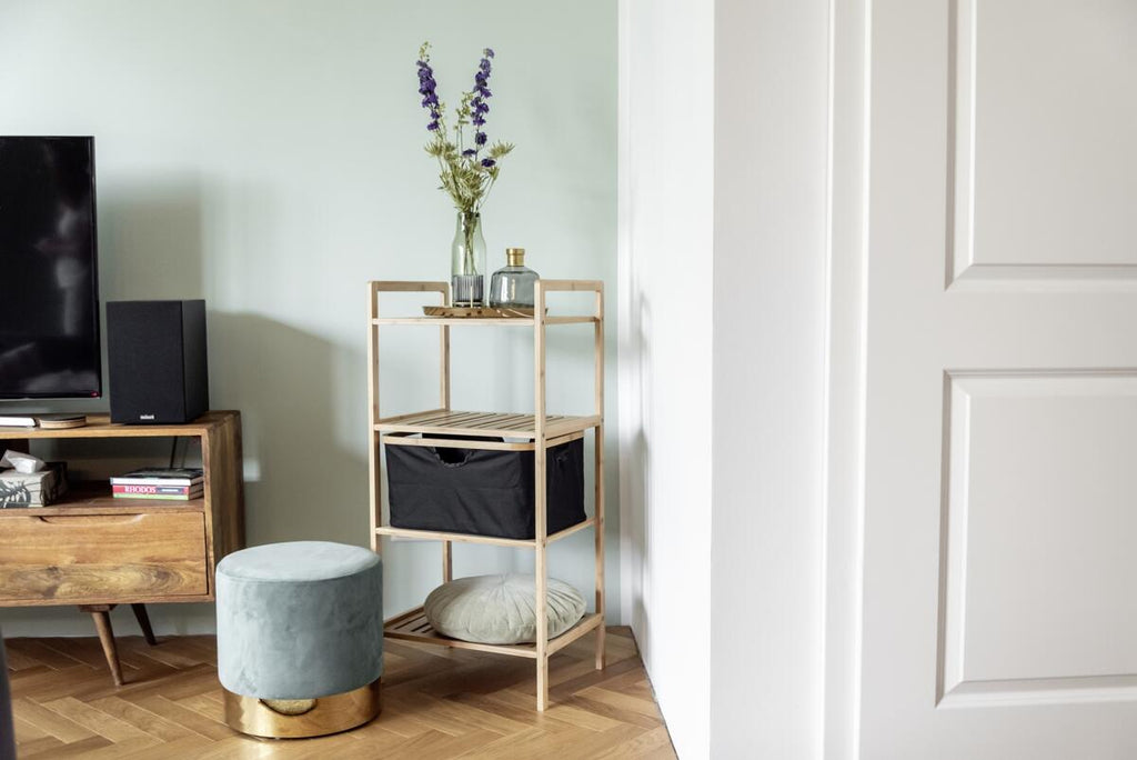 Oppbevaring i kurv på Hylle med 3 etasjer Ecori i bambus 44x33x93,5 cm - Wenko