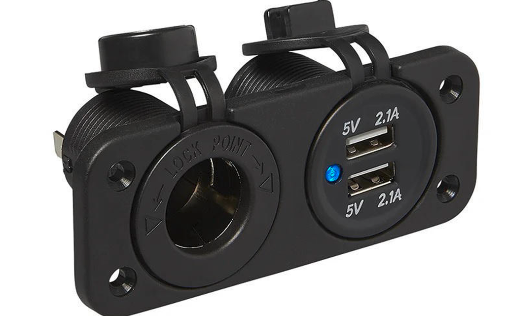 Innbyggingssett dobbel stikkontakt og USB 12V/24V ProPlus forfra
