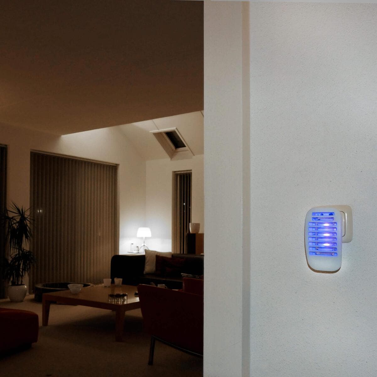 Insektdreper LED plug-in 230V, dekker 20 m², 3W - Eurom montert i stikkontakt