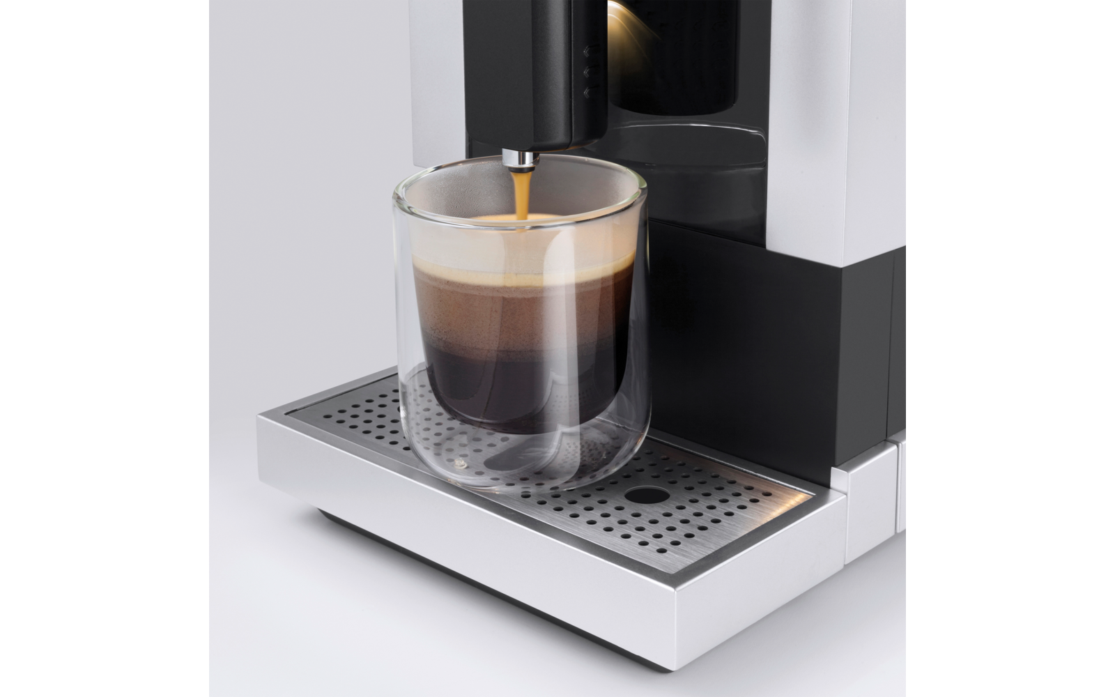 Detalj av LED-touchfelt på Kaffemaskin Café Crema Touch med melkesystem 19 bar - CASO