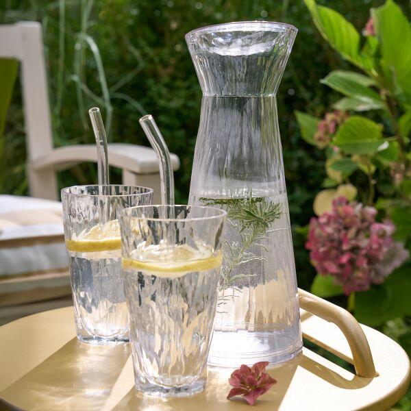 Detalj av vipplokk på Karaffel Superglas 1,2 l med vipplokk i plast