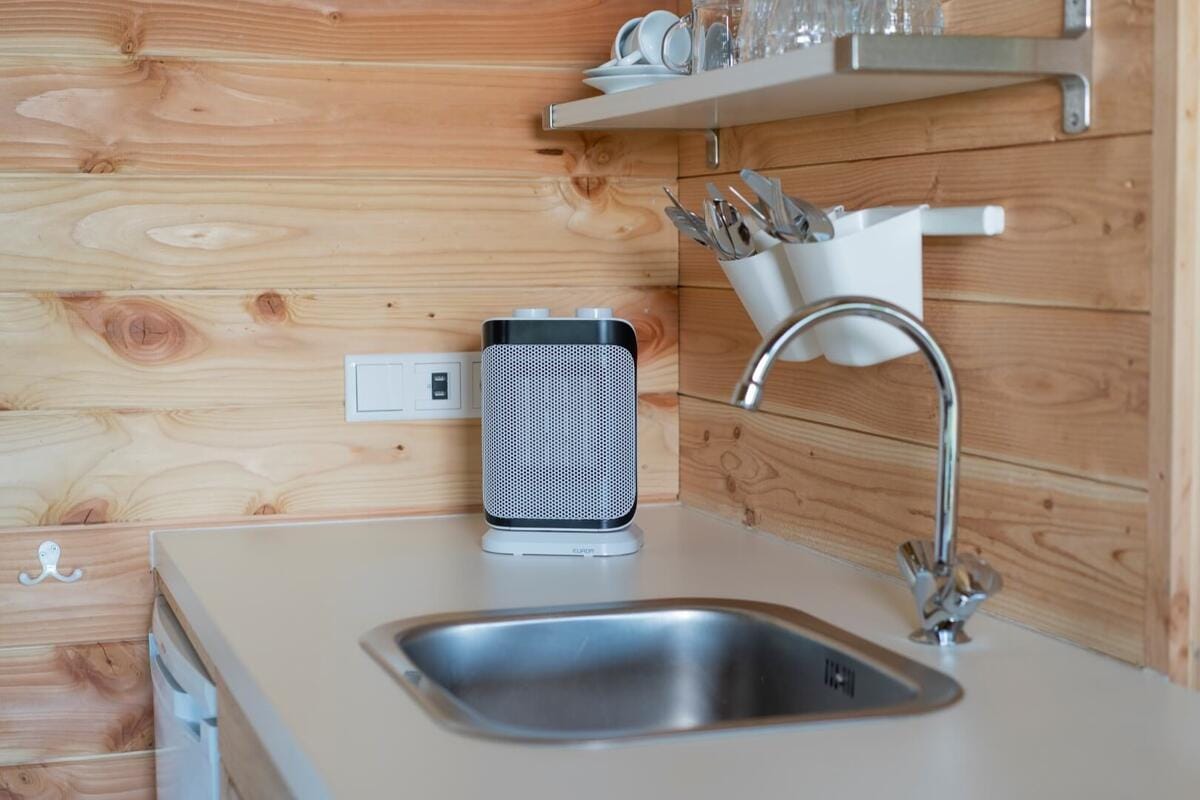 Keramisk varmeovn Sub-Heat 1500 med strømkabel