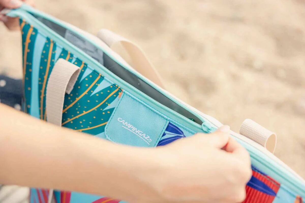 Kjøleveske Ethnic Shopping Bag 15 l bakside med bærehåndtak