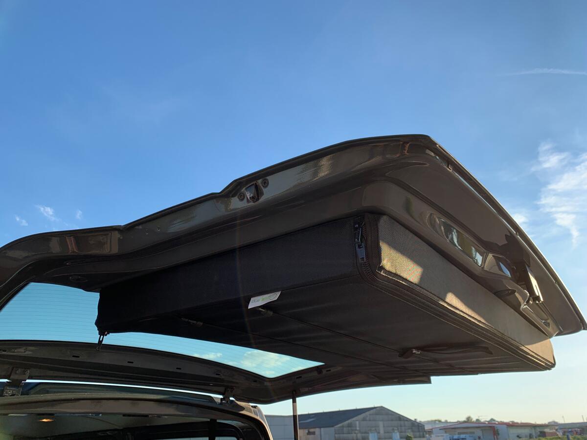 Klappstolsett chairBOXX med baklukemudul for VW T5/T6 monteringssett og stol