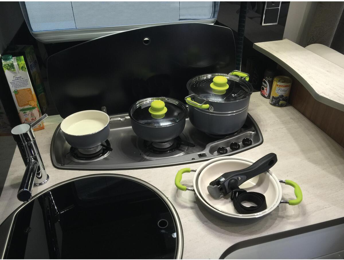 Detalj av Kokekar Easycook gryte- og pannesett 8-deler aluminium keramikk
